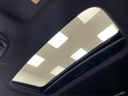 New 2026 Chevrolet Trax RS w/ Sunroof Package FWD image 21