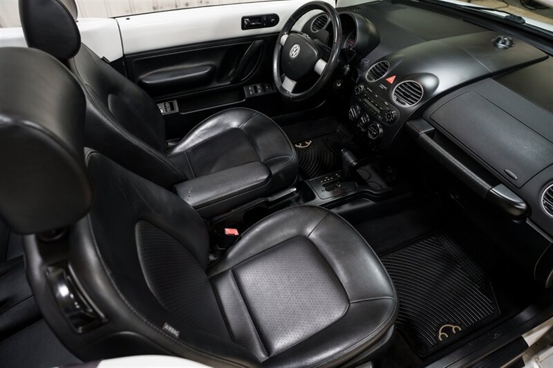 Used 2010 Volkswagen Beetle Convertible FWD image 19