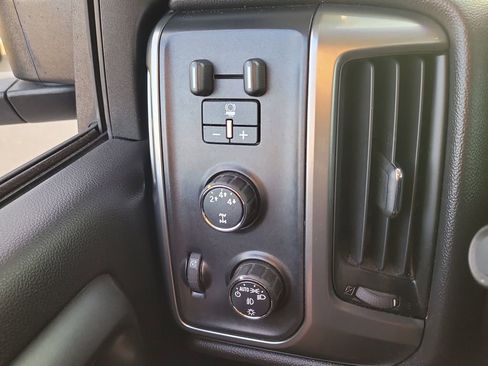 Used 2015 Chevrolet Silverado 2500 LT w/ LT Convenience Package image 21