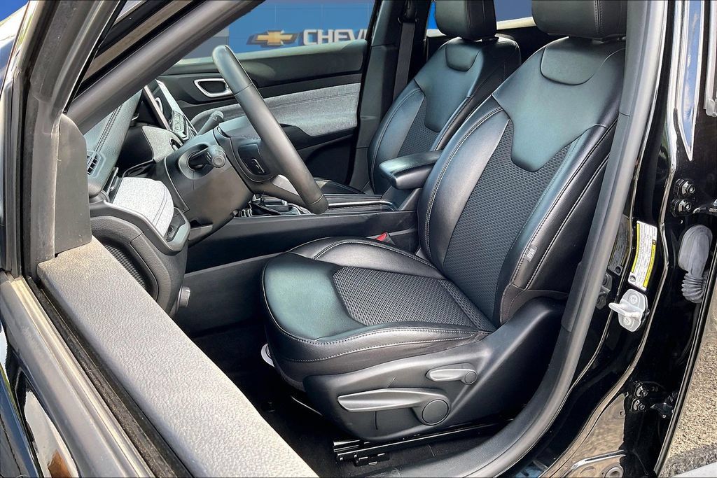 Used 2023 Jeep Compass Latitude AWD/4WD image 21