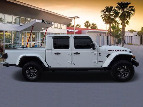 Used 2023 Jeep Gladiator Mojave w/ LED Lighting Group AWD/4WD image 2