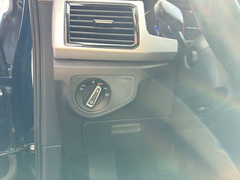 Used 2023 Volkswagen Atlas SE image 20