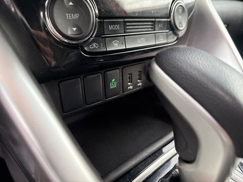 Used 2020 Mitsubishi Eclipse Cross LE image 29