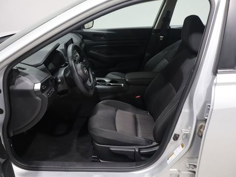 Used 2024 Nissan Altima 2.5 S image 8