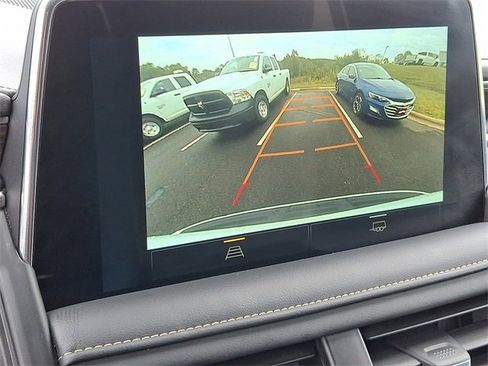 Used 2024 Chevrolet Suburban Premier image 15