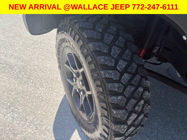 Used 2024 Jeep Gladiator Sport AWD/4WD image 6