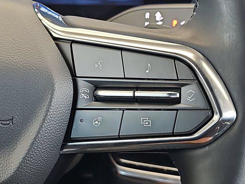 Used 2025 Chevrolet Equinox LT FWD image 23