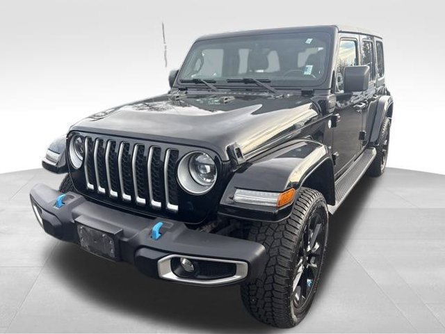 Used 2023 Jeep Wrangler Unlimited Sahara w/ Cold Weather Group AWD/4WD image 21