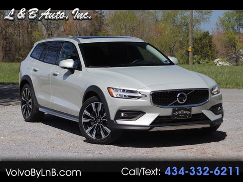 Used 2020 Volvo V60 T5 Cross Country AWD/4WD image 1