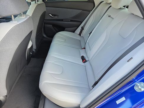 Certified 2025 Hyundai Elantra Limited image 15