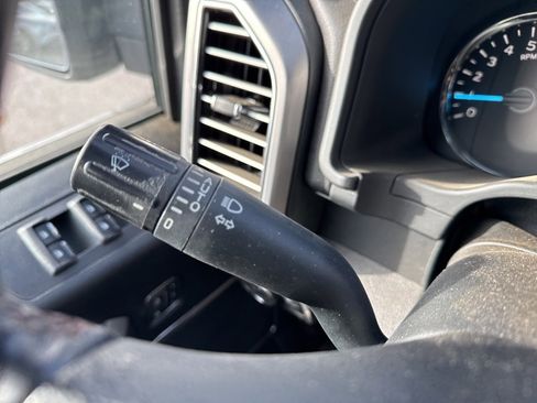 Used 2019 Ford F150 Platinum w/ Equipment Group 701A Luxury image 18