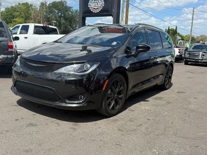 Used 2018 Chrysler Pacifica Touring-L Plus