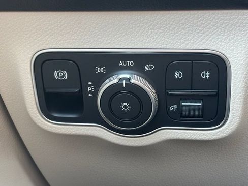 New 2026 Mercedes-Benz GLB 250 4MATIC image 23