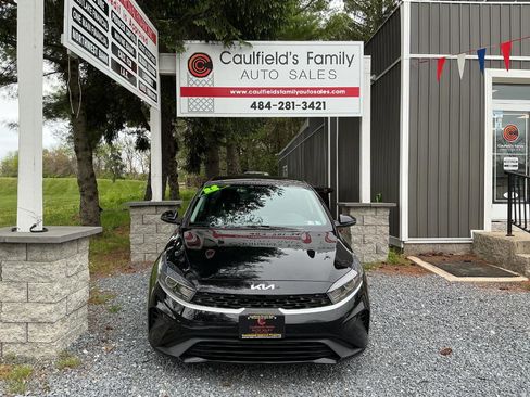 Used 2022 Kia Forte LXS w/ LXS Technology Package FWD image 2