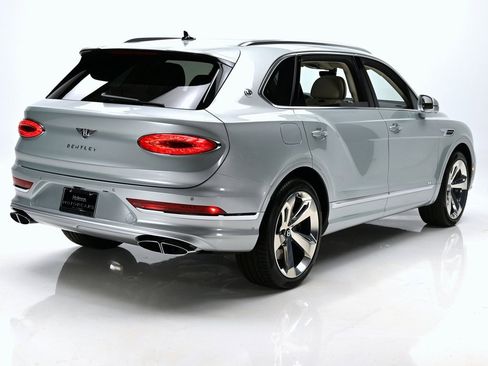 Certified 2025 Bentley Bentayga Extended Wheelbase image 6