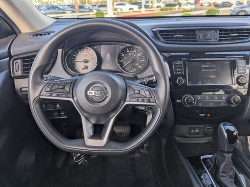Used 2020 Nissan Rogue S image 17