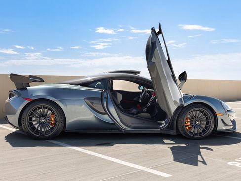 Used 2020 McLaren 620R RWD image 24