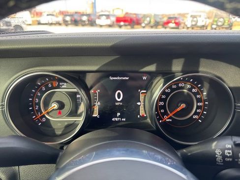 Used 2020 Jeep Wrangler Unlimited Sahara w/ Safety Group image 29