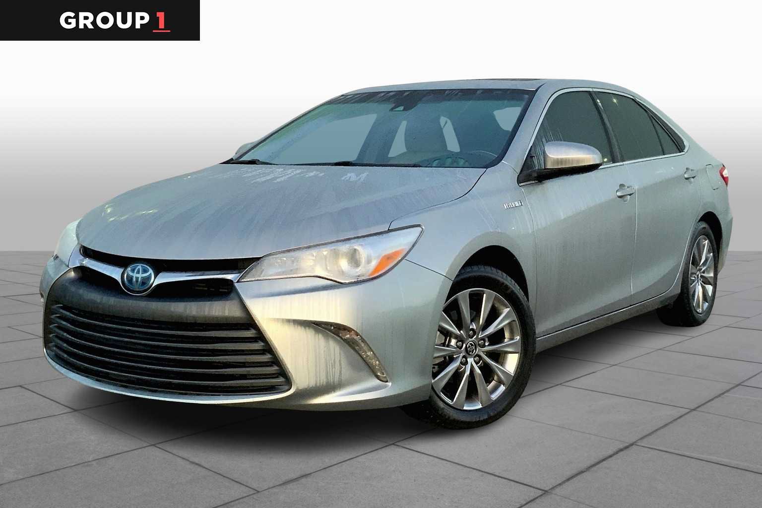 Used 2017 Toyota Camry XLE w/ Moonroof Package FWD image 1
