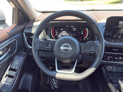 Used 2023 Nissan Rogue Platinum w/ Platinum Premium Package AWD/4WD image 13