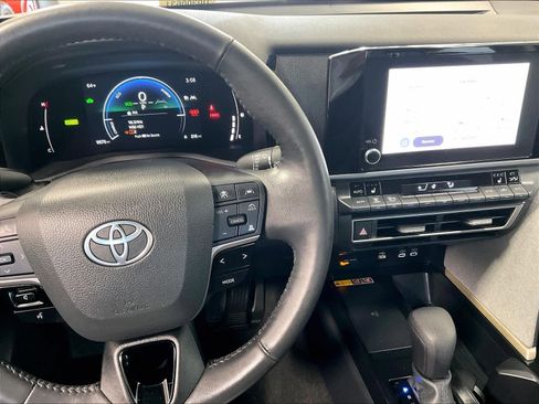 Used 2025 Toyota Camry LE w/ Convenience Package FWD image 18