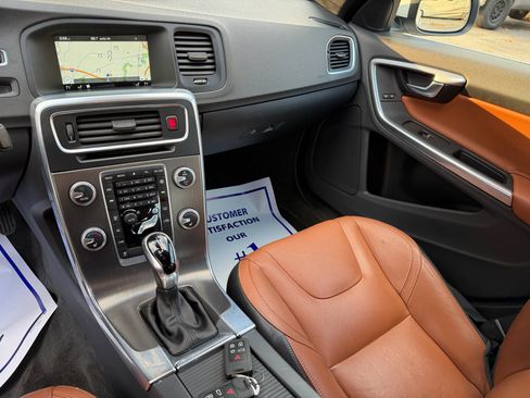 Used 2016 Volvo S60 T5 Premier image 10