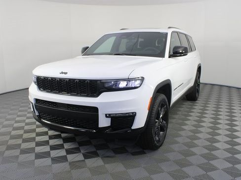 New 2025 Jeep Grand Cherokee L Limited w/ Black Appearance Package image 25