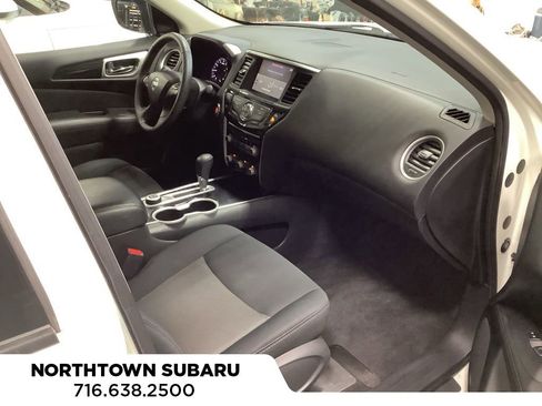 Used 2019 Nissan Pathfinder SV AWD/4WD image 4