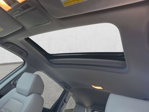 Used 2018 Honda CR-V Touring image 29