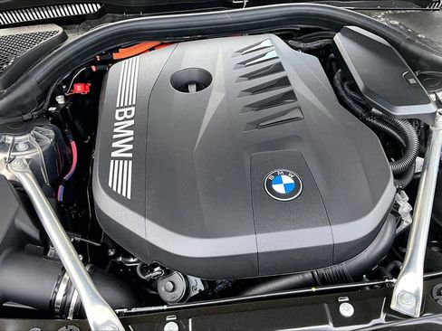 New 2027 BMW 550e xDrive w/ Executive Package AWD/4WD image 17