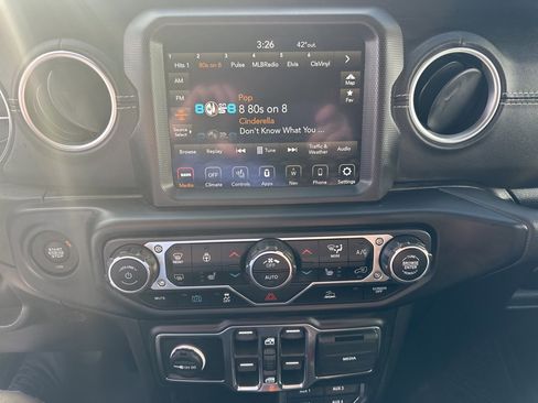 Used 2023 Jeep Wrangler Unlimited Sahara w/ Cold Weather Group image 15