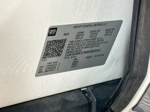 Used 2021 GMC Yukon SLT w/ SLT Premium Package AWD/4WD image 42