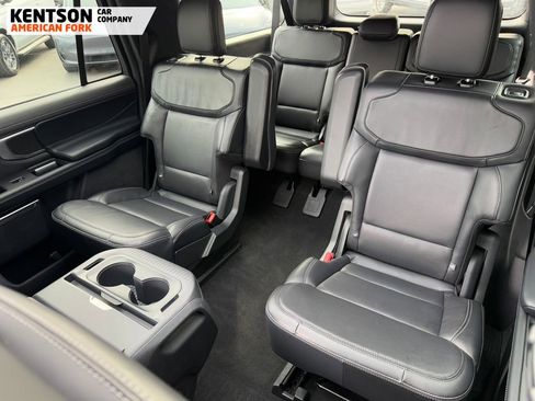 Used 2025 Ford Expedition Max Platinum w/ Stealth Appearance Package image 37