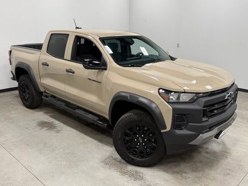 Used 2023 Chevrolet Colorado Trail Boss w/ Technology Package AWD/4WD image 34