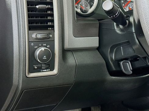 Used 2018 RAM 1500 Express w/ Express Value Package AWD/4WD image 17