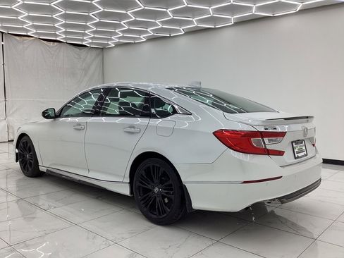 Used 2018 Honda Accord Touring image 11