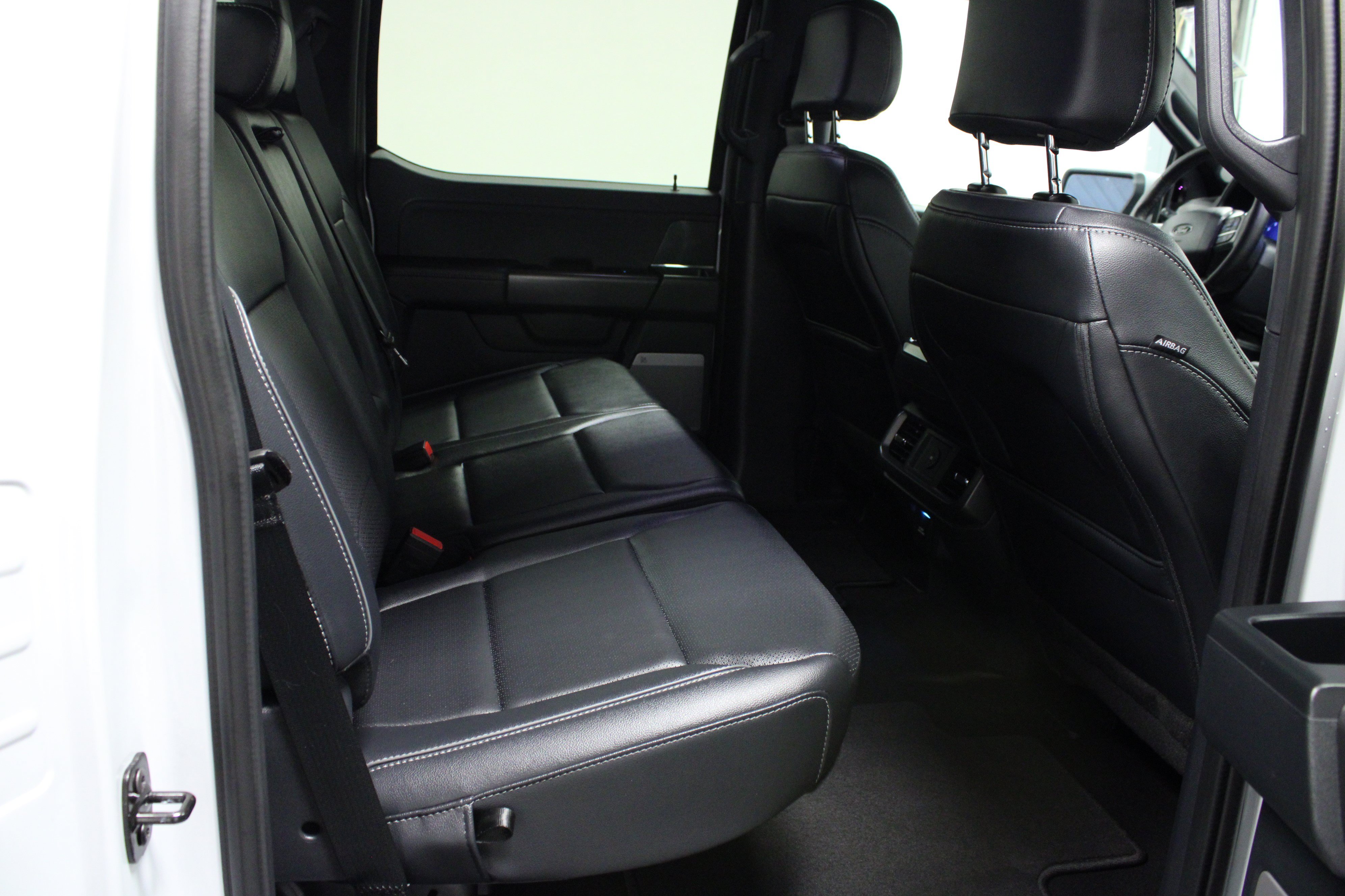 Used 2025 Ford F150 Lariat AWD/4WD image 13