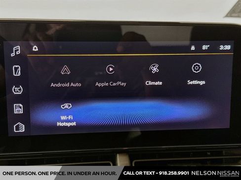 Used 2025 Chevrolet Trax RS w/ Sunroof Package FWD image 14