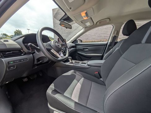 Used 2025 Nissan Sentra SV FWD image 15