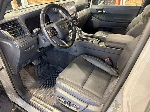 Used 2024 Lexus GX 550 AWD/4WD image 11
