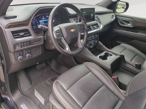 Used 2023 Chevrolet Tahoe Premier AWD/4WD image 16