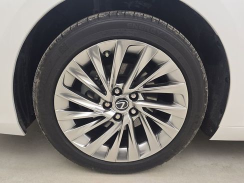 Used 2023 Lexus ES 300h Ultra Luxury image 11