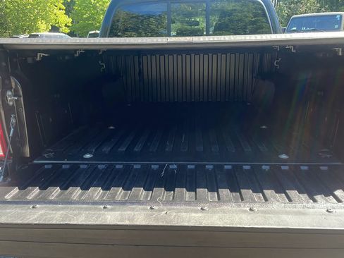Used 2017 Toyota Tacoma SR5 w/ Tow Package AWD/4WD image 8