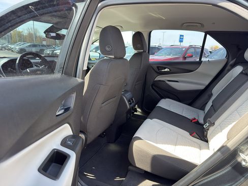Used 2020 Chevrolet Equinox LS FWD image 28