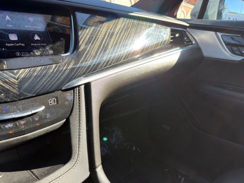 Used 2024 Cadillac XT6 Premium Luxury image 38