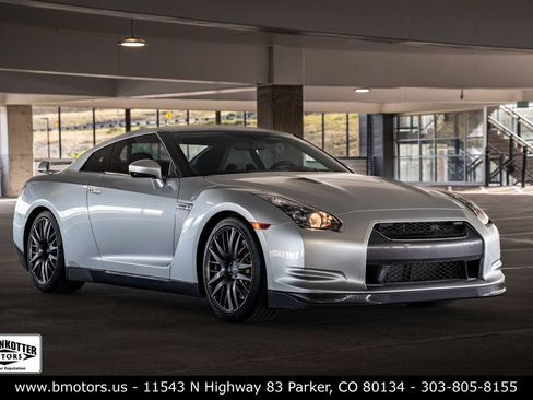 Used 2009 Nissan GT-R Premium AWD/4WD image 10