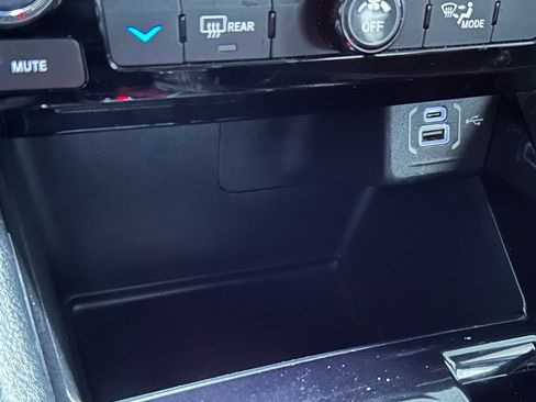 Used 2022 Jeep Compass Latitude FWD image 24