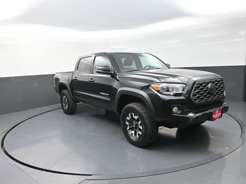 Used 2021 Toyota Tacoma TRD Off-Road AWD/4WD image 28