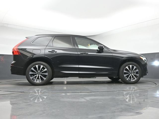 Used 2024 Volvo XC60 B5 Plus w/ Protection Package Premier AWD/4WD image 17