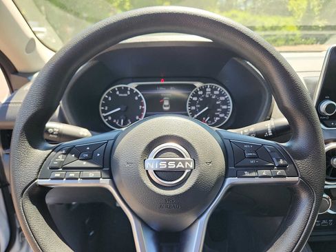 Used 2025 Nissan Sentra SV FWD image 18